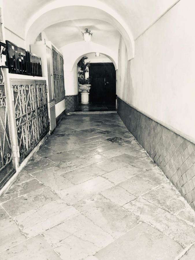 Dimora Dei Mercanti Salerno Exterior foto